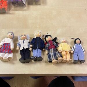 Poseable Doll Family Set